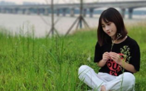 那就是爱3盐源小姐姐,盐源小姐姐演绎“那就是爱3”的青春魅力