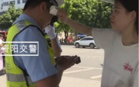 厦门骑电动车小姐姐图片,时尚出行新风尚